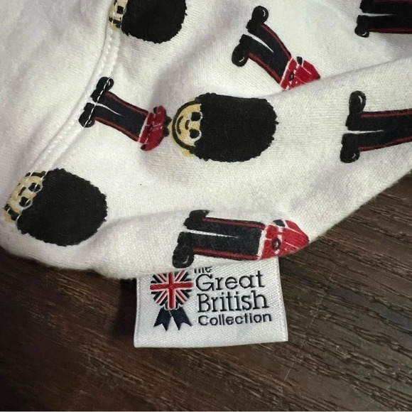 Great British Collection King’s Royal guards infant baby hat - Picture 4 of 5